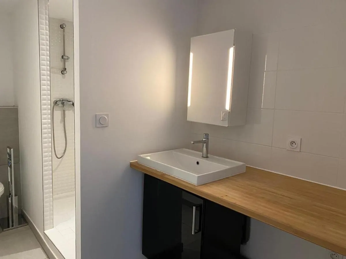 301 - Appartement Duplex Moderne - Jeanne D Arc, Toulouse 0*,